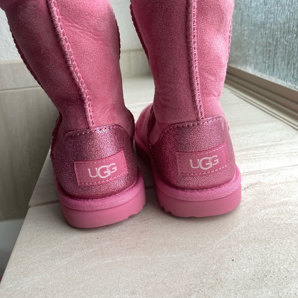 Brand new girls pink Uggs size 12